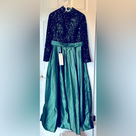 Mother of Bride or Groom dress. Prom or any special occasion. Size 8 brand new - Picture 1 of 1